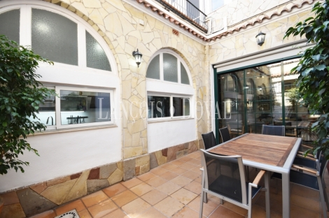El Masnou. Maresme. Casa señorial en venta frente al mar. Costa de Barcelona