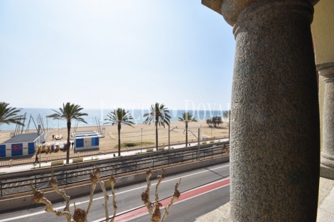 El Masnou. Maresme. Casa señorial en venta frente al mar. Costa de Barcelona