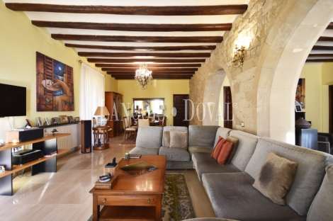 Teià. Maresme. Casa señorial restaurada en venta. Centro urbano.
