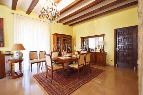 Teià. Maresme. Casa señorial restaurada en venta. Centro urbano.