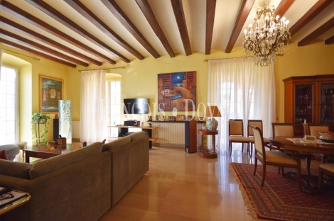 Teià. Maresme. Casa señorial restaurada en venta. Centro urbano.