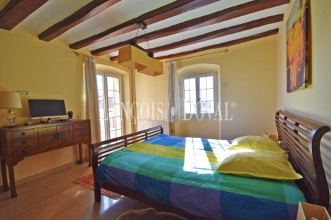 Teià. Maresme. Casa señorial restaurada en venta. Centro urbano.