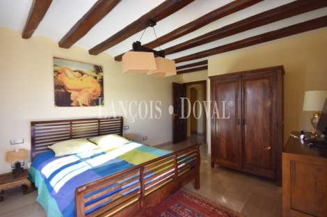 Teià. Maresme. Casa señorial restaurada en venta. Centro urbano.
