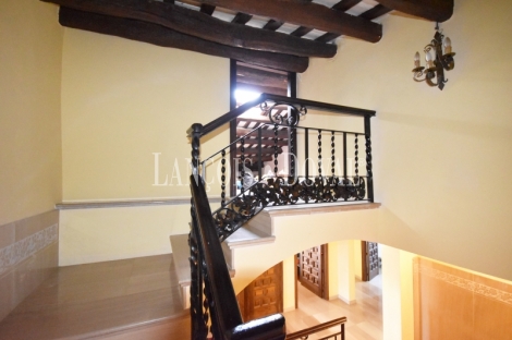 Teià. Maresme. Casa señorial restaurada en venta. Centro urbano.