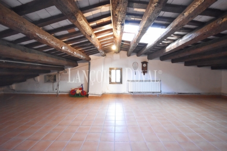 Teià. Maresme. Casa señorial restaurada en venta. Centro urbano.
