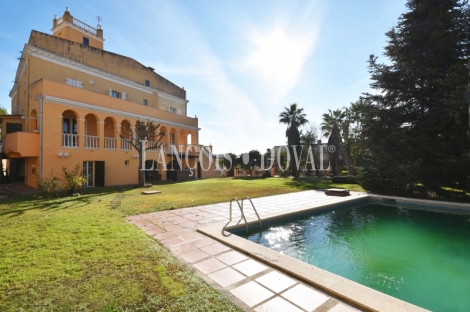 Teià. Maresme. Casa señorial restaurada en venta. Centro urbano.