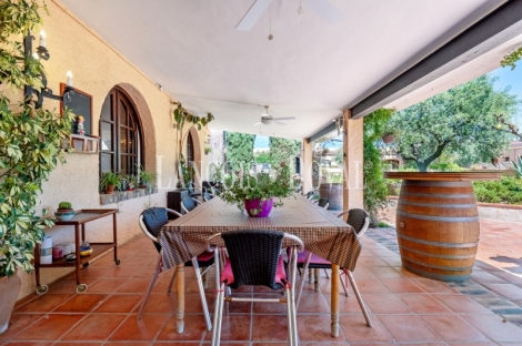 Priorat. Finca histórica en venta destinada a hotel con viñedos y bodegas