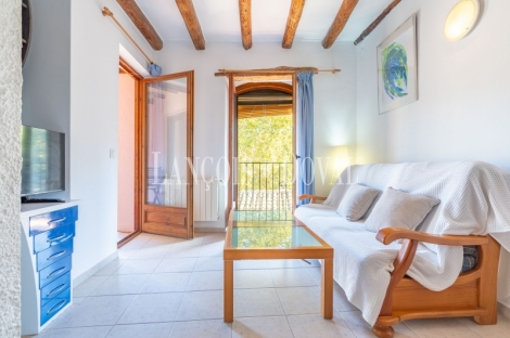 Casa en venta con apartamentos turísticos en el Priorat
