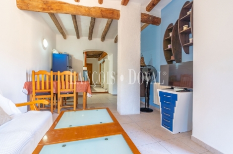 Casa en venta con apartamentos turísticos en el Priorat