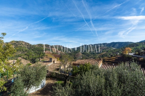 Casa en venta con apartamentos turísticos en el Priorat