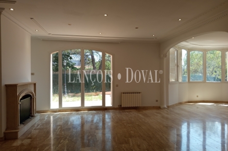 Collbató. Barcelona. Venta chalet exclusivo a los pies de Montserrat.