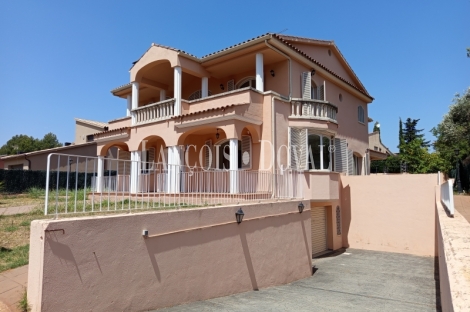 Collbató. Barcelona. Venta chalet exclusivo a los pies de Montserrat.