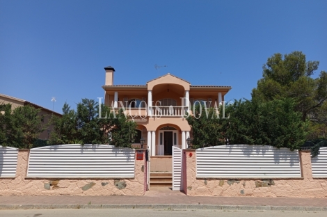 Collbató. Barcelona. Venta chalet exclusivo a los pies de Montserrat.