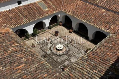 Sevilla. Cazalla de la Sierra. Finca y cortijo en venta con coto de caza