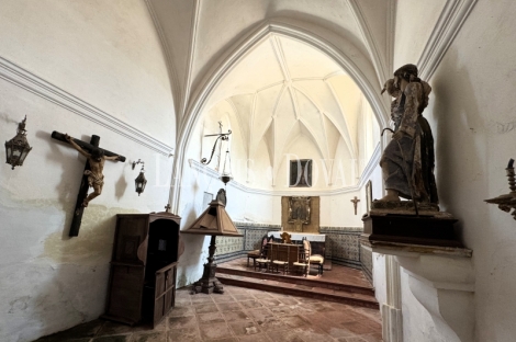 Sevilla. Cazalla de la Sierra. Finca y cortijo en venta con coto de caza