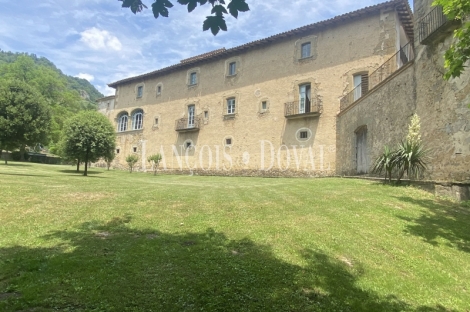 Vidrà. Girona. Singular Masía señorial en venta. Ideal eventos y hotel con encanto.