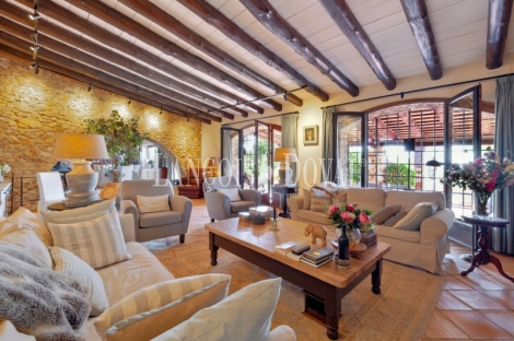 Baix Empordà. Una exclusiva masia en venta en la Costa Brava