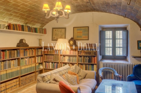 Masía Fortificada en Venta. Sant Martí Vell, Empordà. Ideal proyecto turístico.