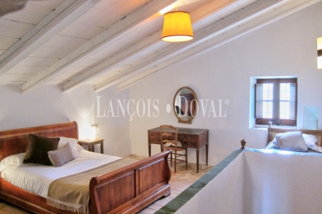 Masía Fortificada en Venta. Sant Martí Vell, Empordà. Ideal proyecto turístico.