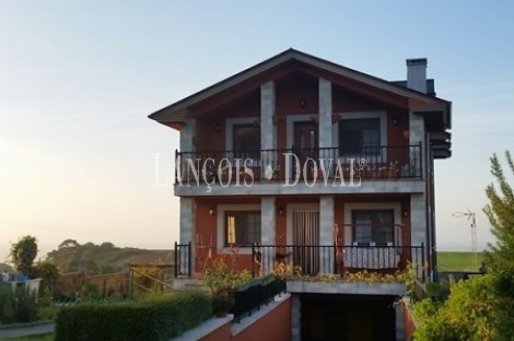 Luarca. Chalet en venta en la costa asturiana