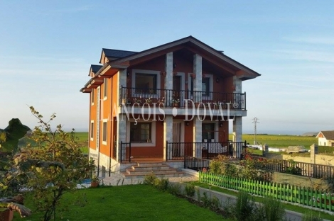 Luarca. Chalet en venta en la costa asturiana