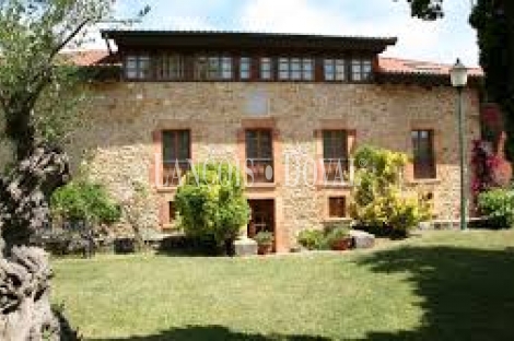 Oviedo. Hotel con encanto en venta.