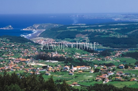 Asturias. Muros de Nalón. Suelo residencial para promoción inmobiliaria 32 chalets.