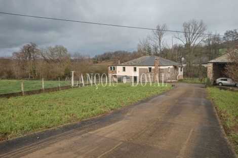 Lugo. Casa rural de piedra en venta junto Camino de Santiago