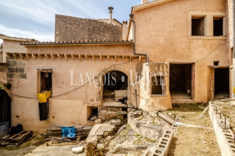 Mallorca. Venta edificio en construcción. Santa Eugenia. Ideal hotel con encanto.