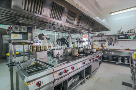 Gran restaurante en venta, totalmente equipado en Andratx, Mallorca