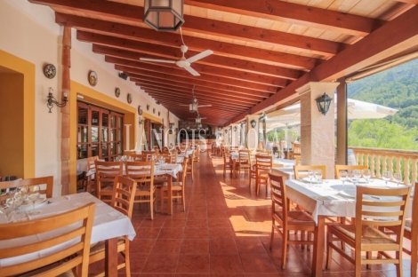 Gran restaurante en venta, totalmente equipado en Andratx, Mallorca