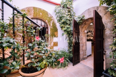 Capdepera. Restaurante en venta en centro urbano y comercial. Mallorca