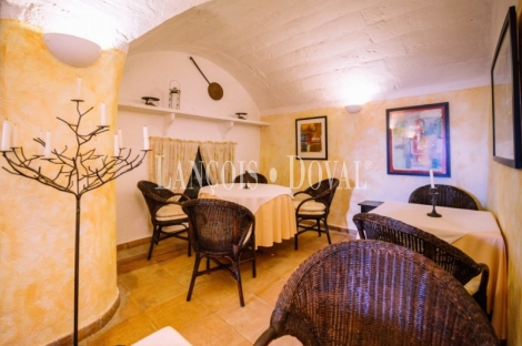 Capdepera. Restaurante en venta en centro urbano y comercial. Mallorca