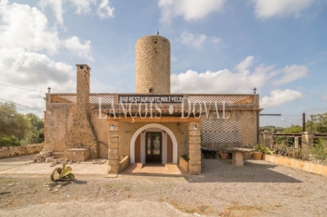 Capdepera. Restaurante con molino en venta, Mallorca inversiones turísticas.