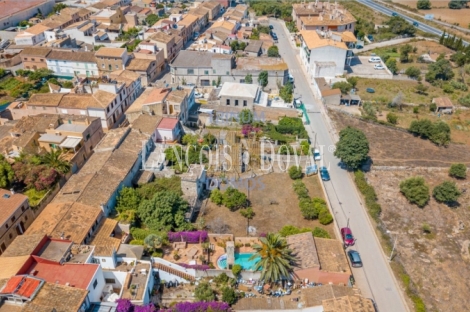 Capdepera. Venta casa de pueblo con terreno para 9 apartamentos. Mallorca