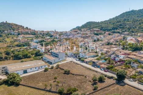 Capdepera. Venta casa de pueblo con terreno para 9 apartamentos. Mallorca