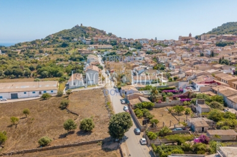 Capdepera. Venta casa de pueblo con terreno para 9 apartamentos. Mallorca