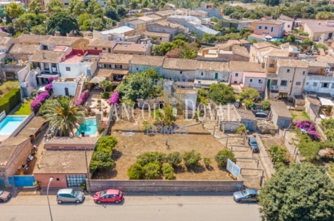 Capdepera. Venta casa de pueblo con terreno para 9 apartamentos. Mallorca