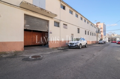 Manacor.  Gran nave comercial en venta. Ideal gran comercio o concesionario.