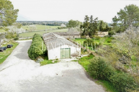 Mallorca. Finca rústica en venta. Bonita possessió mallorquina en María de la Salut.