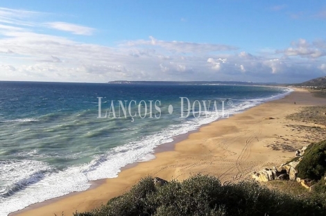 Hotel con encanto en venta. Cádiz. Tarifa proyecto turístico. 