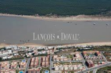 Oportunidad de inversión. Suelo residencial. Playa de Sanlúcar de Barrameda. Cádiz.