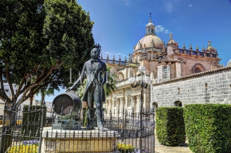 Jerez de La Frontera. Venta casa señorial para rehabilitar en el centro histórico. 