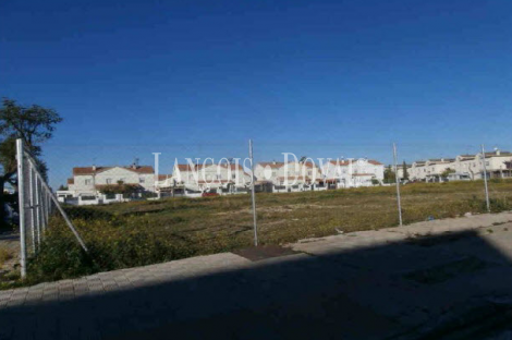 Espartinas. Sevilla. Terreno urbano para promoción residencial o inversión.