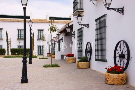 Jerez de La Frontera. Hotel en venta con salón de eventos.