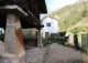 Casa rústica tradicional de pueblo en venta cerca Covadonga. Cangas de Onís.