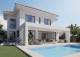 Mijas. Calahonda. Villas de  lujo en venta  con jardín y  piscina.