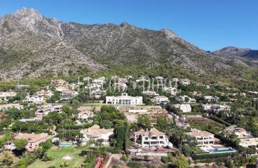 Marbella. Cascada de Camoján. Terreno en venta para 4 villas.