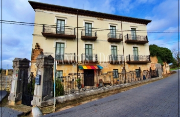 Cantabria. Posada Rural en venta. Antigua Casona del Siglo XV en Colindres.