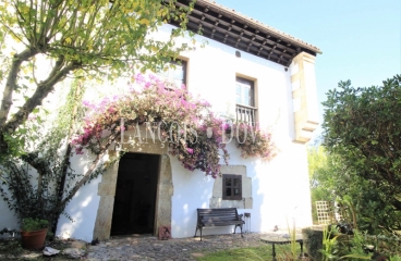 Asturias. Casa señorial histórica en venta actualmente hotel con encanto.